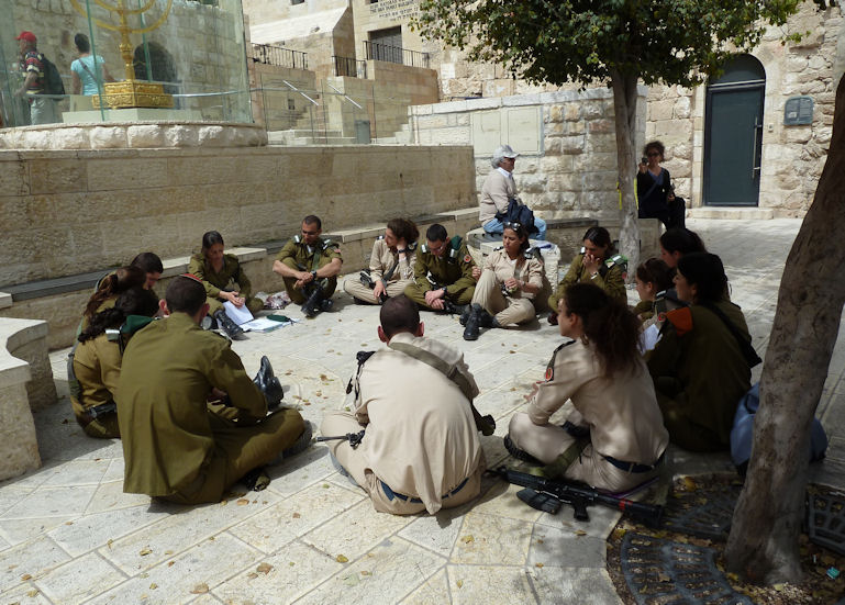 giovani soldati israeliani