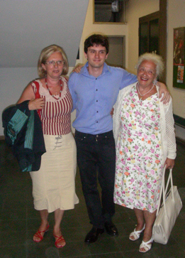 con la mamma e la nonna